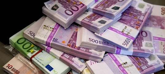 Официальный курс евро поднялся сразу на 4 рубля